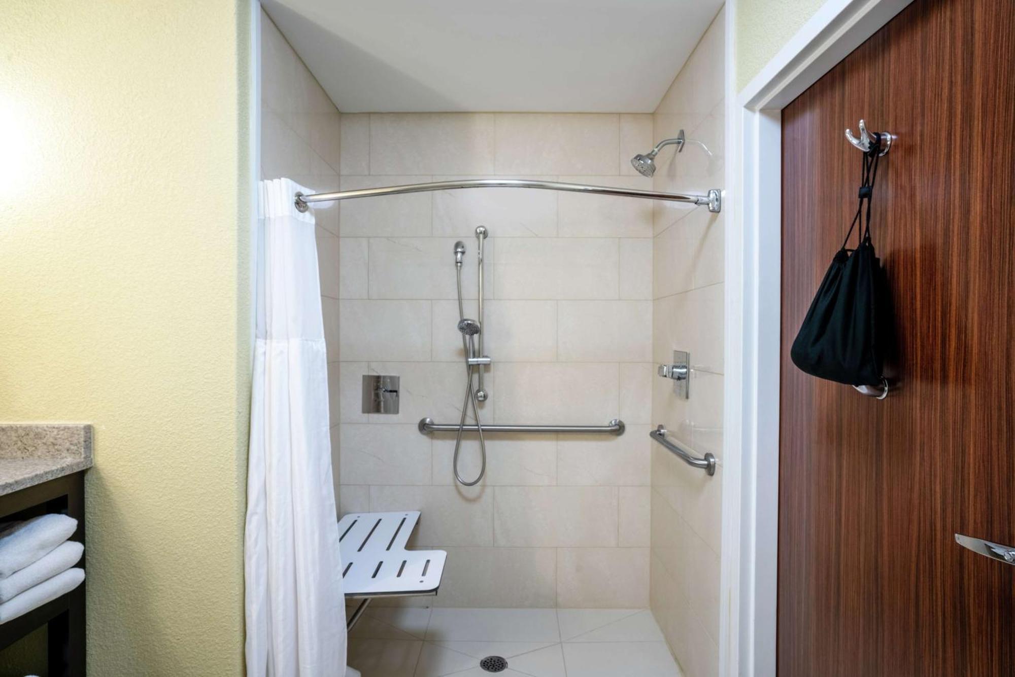 Hilton Garden 3*