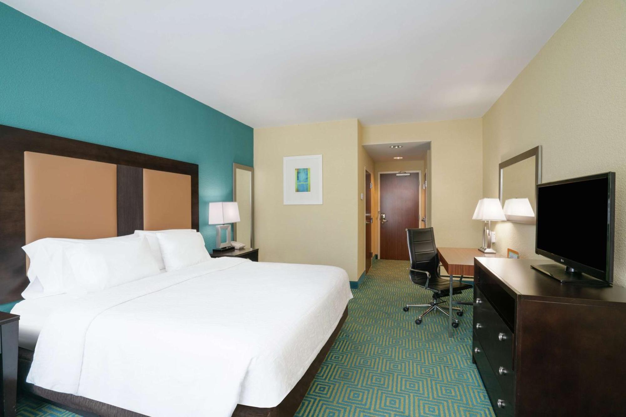 Hilton Garden Hotel 3*